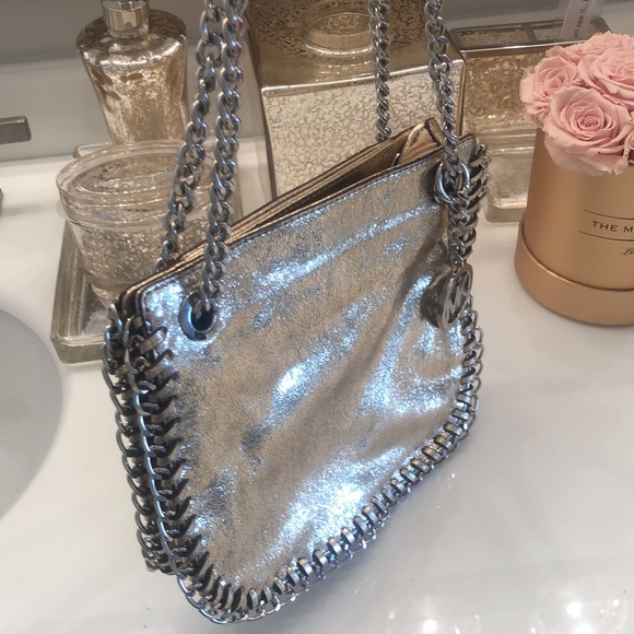 Michael Kors Gold Leather Chain Shoulder Bag New - Picture 3 of 5